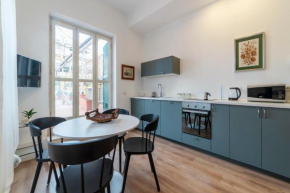 Appartamento a Borgo Pio con Ampio Terrazzo!